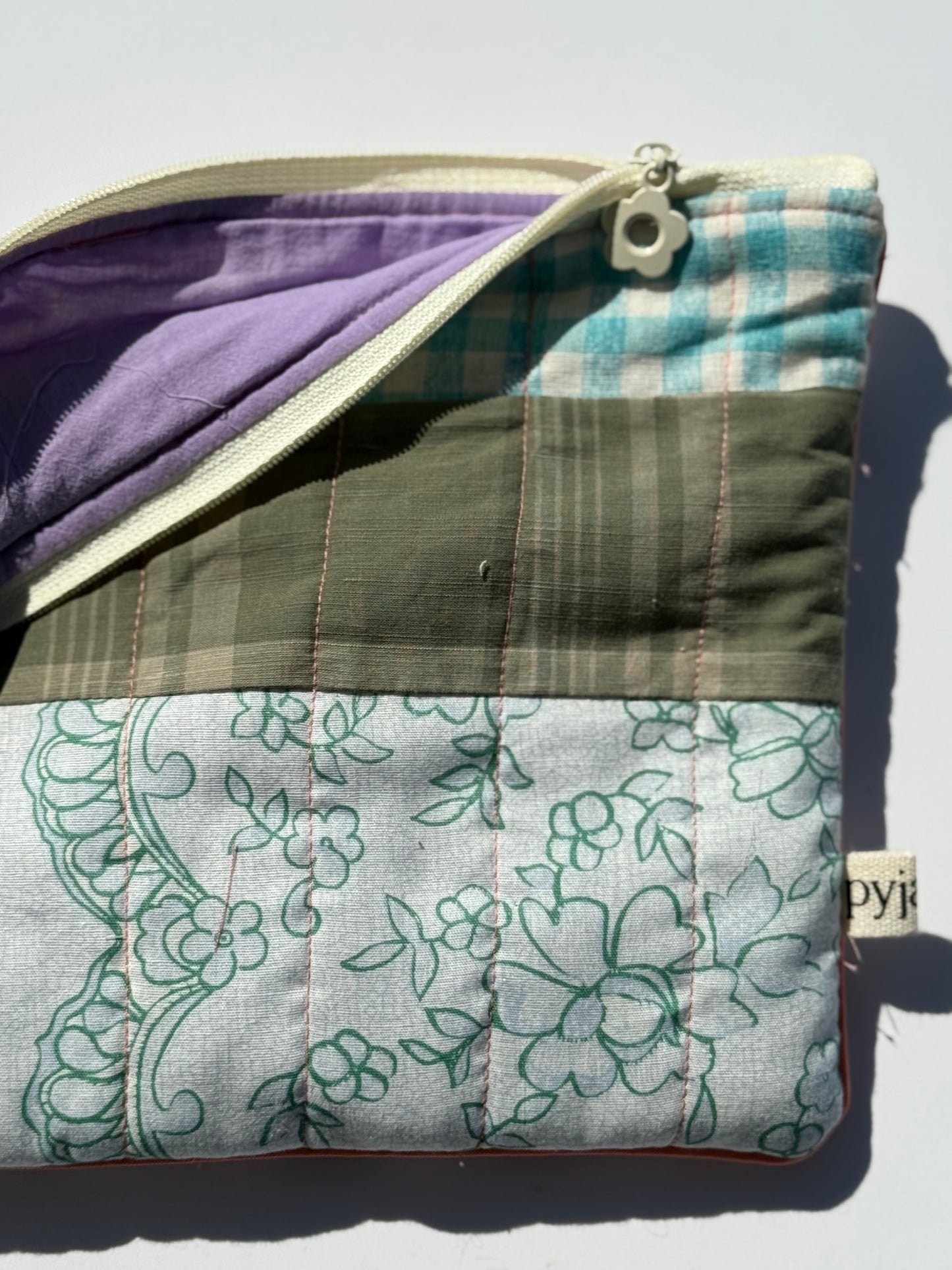 Lini (make up bag)