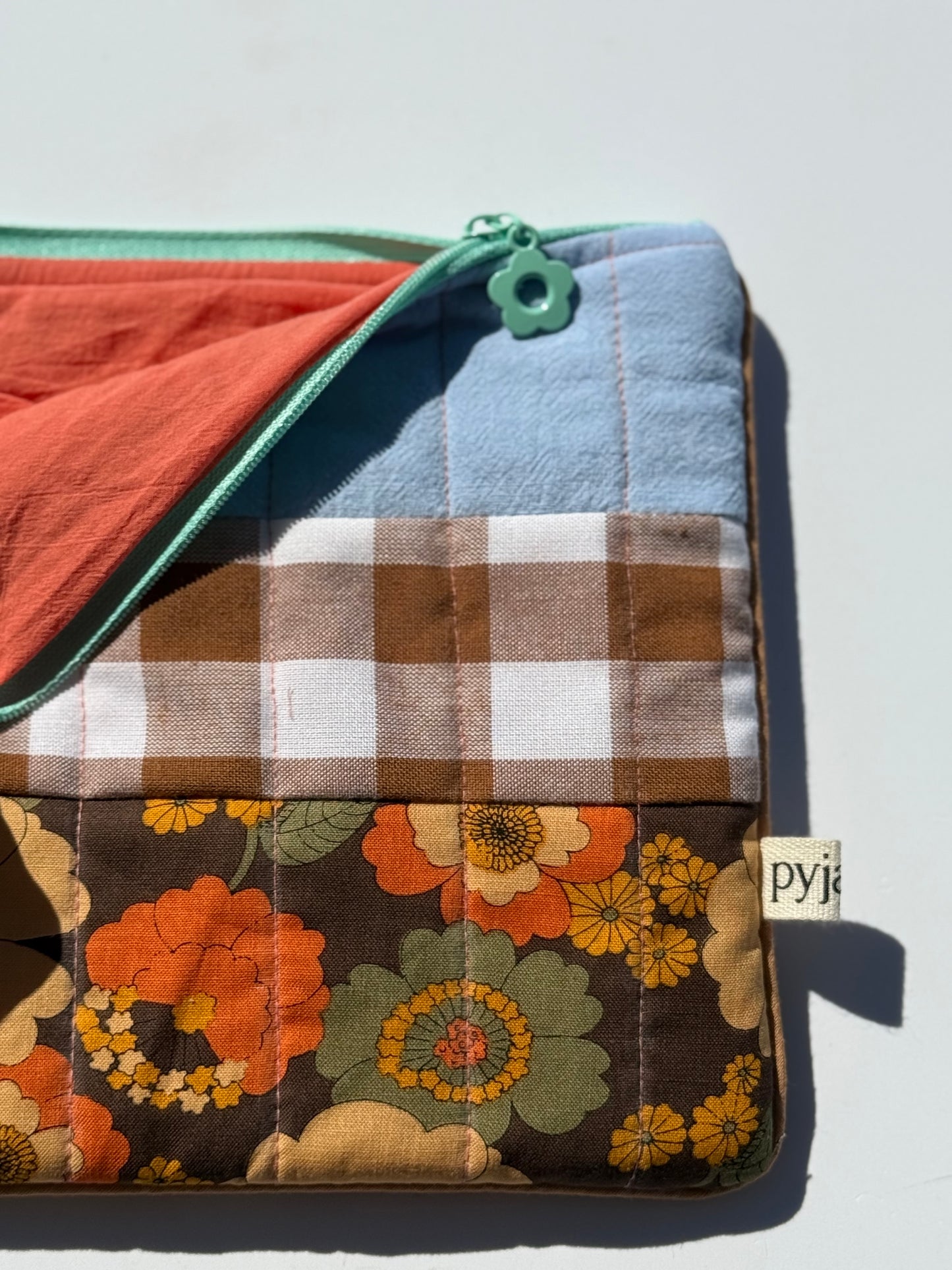 Lini (make up bag)